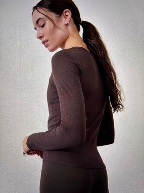 Athleta Signature Cropped Long Sleeve Shirt, Ribbed, Size L, Brown